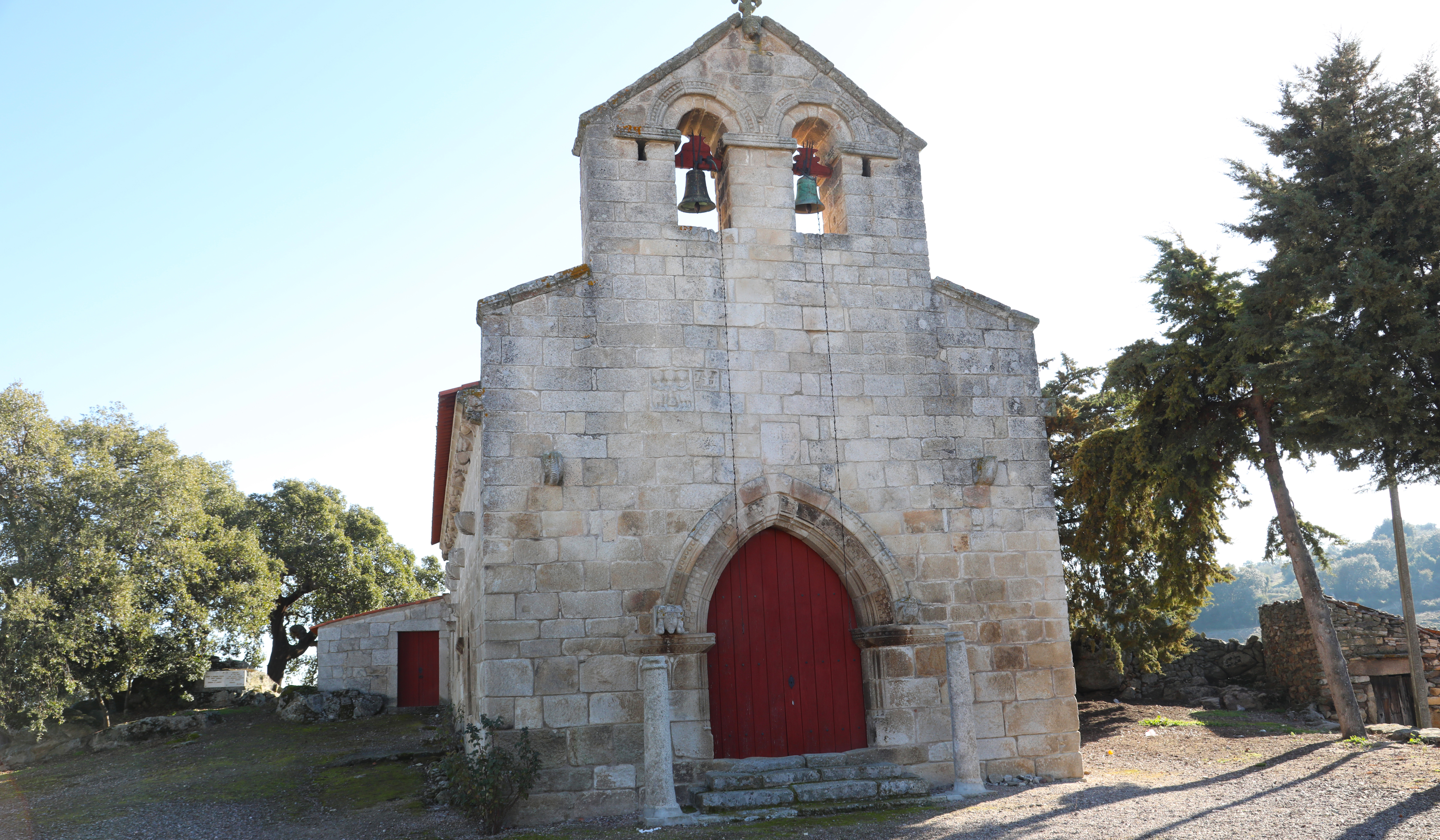 Igreja de Santiago Maior, Adeganha